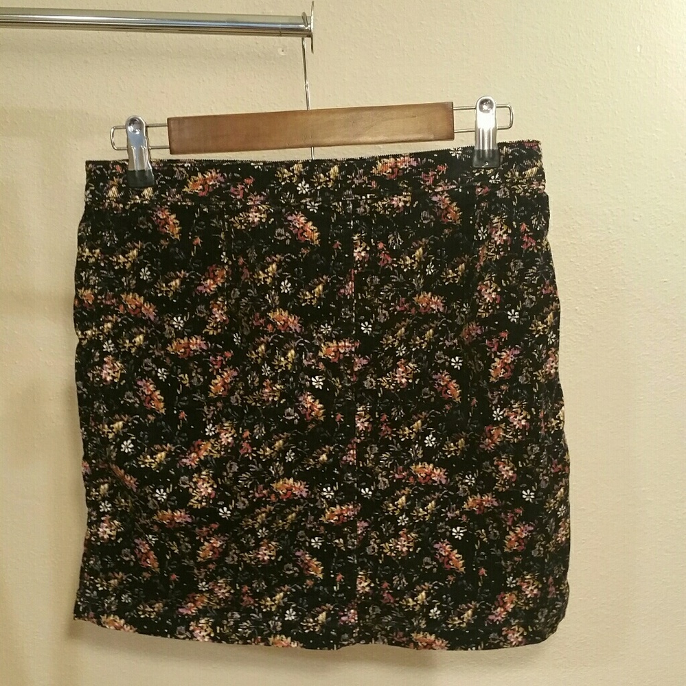 Floral skirt size 00